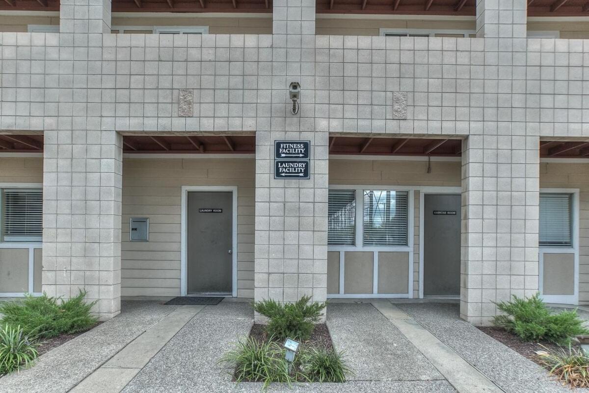 Walk To Broadway Riverfront Condo With Pool 내슈빌 외부 사진